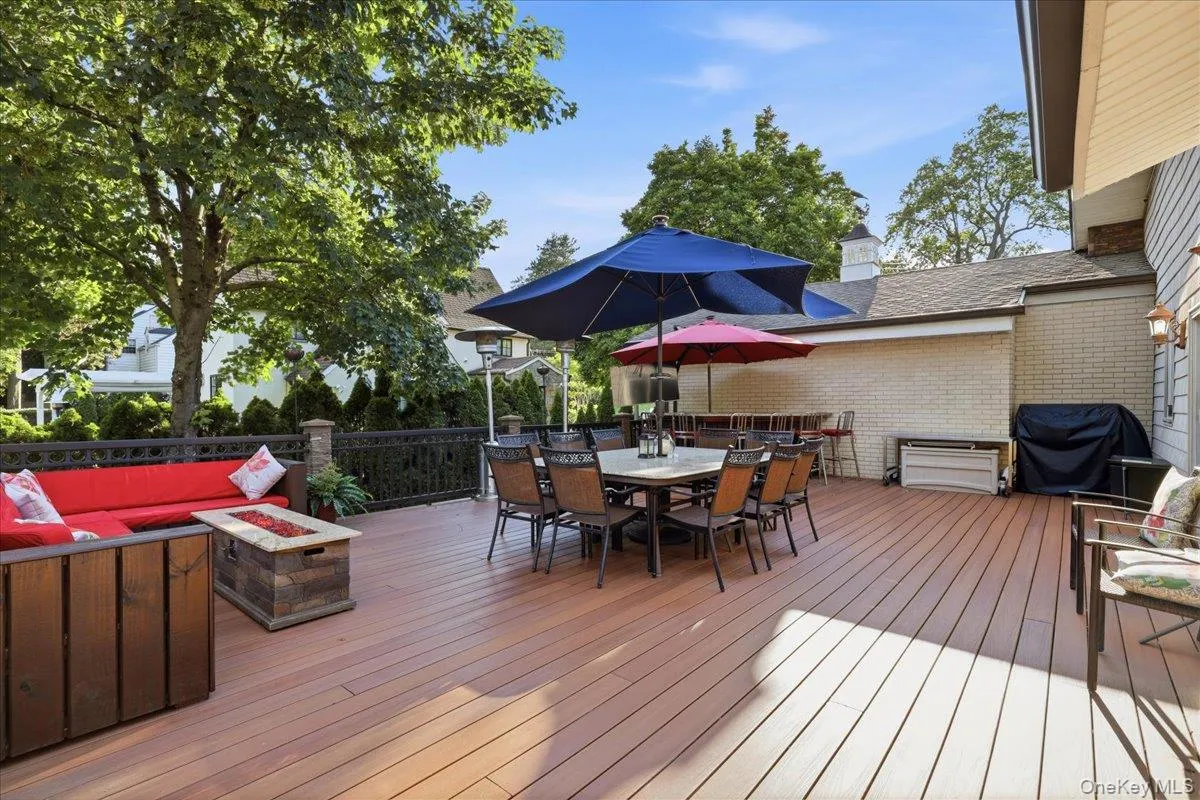 1 Interlaken Drive, Eastchester, NY, 5 Bedrooms Bedrooms, 10 Rooms Rooms,3 BathroomsBathrooms,Residential,For Rent,Interlaken,0,1012634 1 Interlaken Drive, Eastchester, NY, 5 Bedrooms Bedrooms, 10 Rooms Rooms,3 BathroomsBathrooms,Residential,For Rent,Interlaken,0,1012634