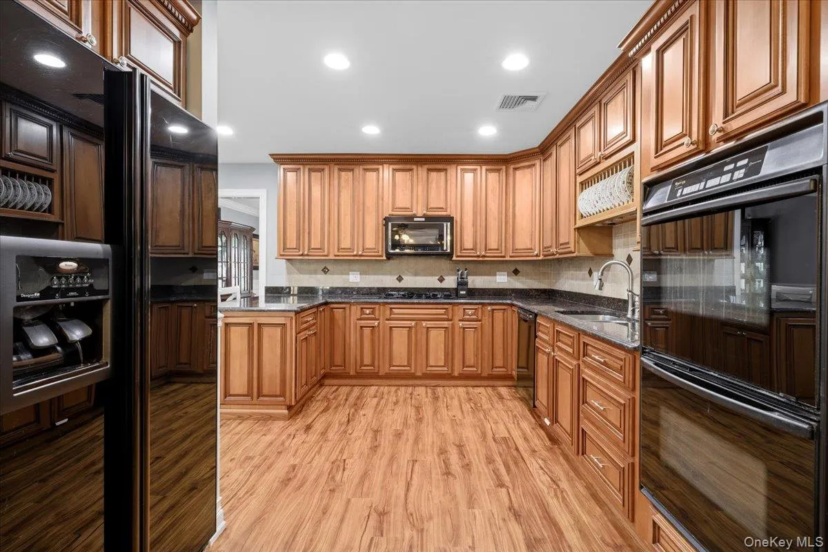 1 Interlaken Drive, Eastchester, NY, 5 Bedrooms Bedrooms, 10 Rooms Rooms,3 BathroomsBathrooms,Residential,For Rent,Interlaken,0,1012634 1 Interlaken Drive, Eastchester, NY, 5 Bedrooms Bedrooms, 10 Rooms Rooms,3 BathroomsBathrooms,Residential,For Rent,Interlaken,0,1012634