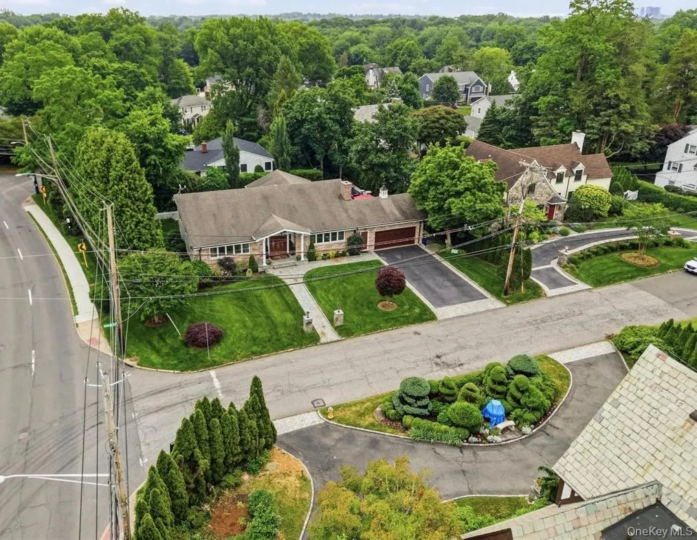 1 Interlaken Drive, Eastchester, NY, 5 Bedrooms Bedrooms, 10 Rooms Rooms,3 BathroomsBathrooms,Residential,For Rent,Interlaken,0,1012634 1 Interlaken Drive, Eastchester, NY, 5 Bedrooms Bedrooms, 10 Rooms Rooms,3 BathroomsBathrooms,Residential,For Rent,Interlaken,0,1012634