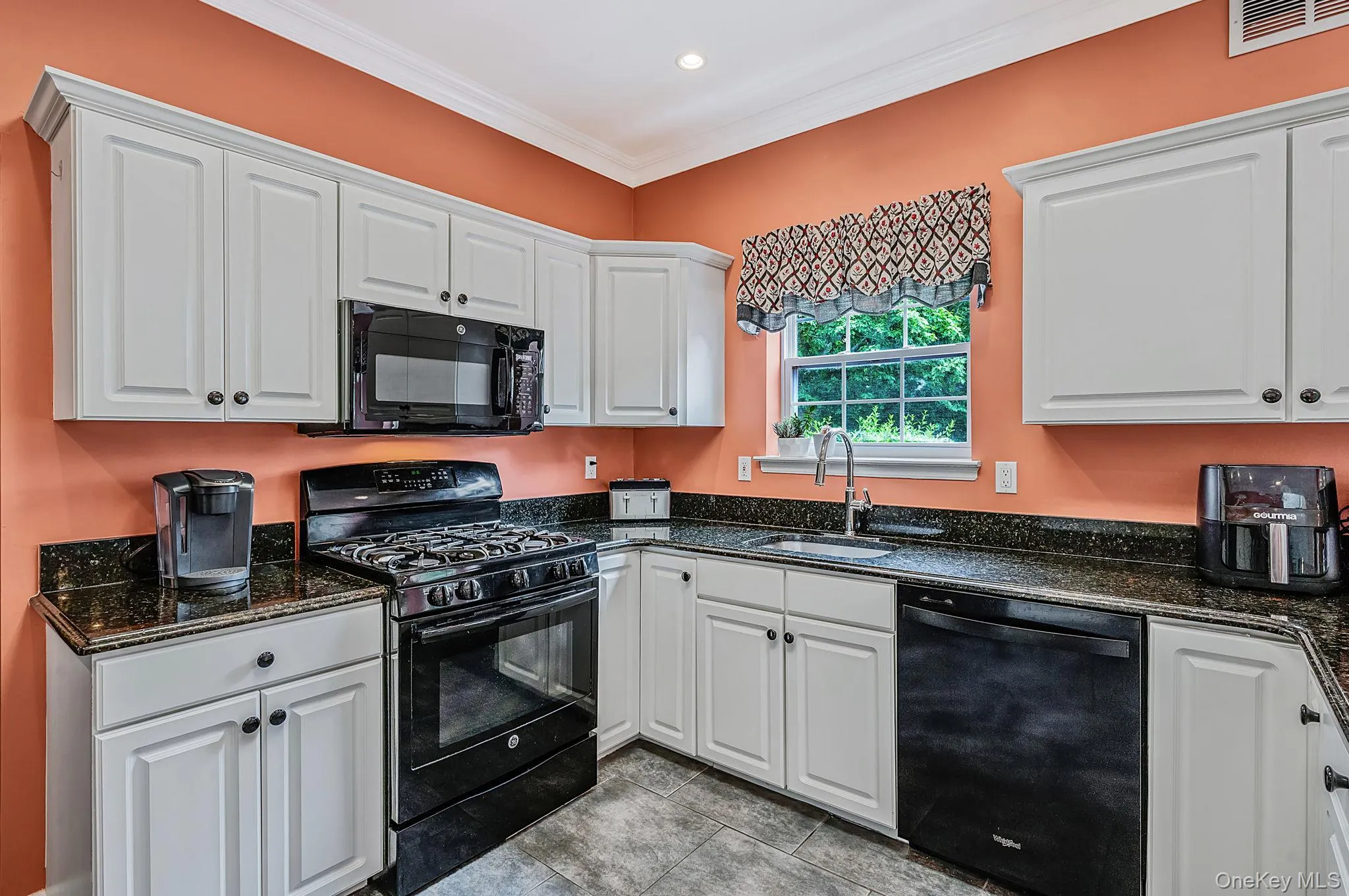 191 Natures Lane, Brookhaven, NY, 4 Bedrooms Bedrooms, 9 Rooms Rooms,3 BathroomsBathrooms,Residential,For Rent,Natures,0,1012637 191 Natures Lane, Brookhaven, NY, 4 Bedrooms Bedrooms, 9 Rooms Rooms,3 BathroomsBathrooms,Residential,For Rent,Natures,0,1012637