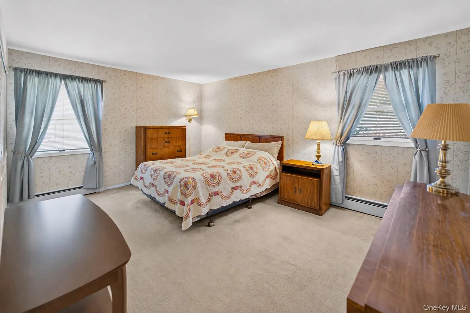 Large Primary bedroom with full bathroom Large Primary bedroom with full bathroom
