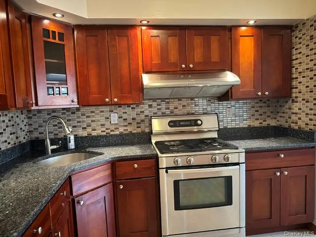 89-33 96th Street, New York, NY, 3 Bedrooms Bedrooms, 6 Rooms Rooms,1 BathroomBathrooms,Residential,For Rent,96th,0,1012644 89-33 96th Street, New York, NY, 3 Bedrooms Bedrooms, 6 Rooms Rooms,1 BathroomBathrooms,Residential,For Rent,96th,0,1012644