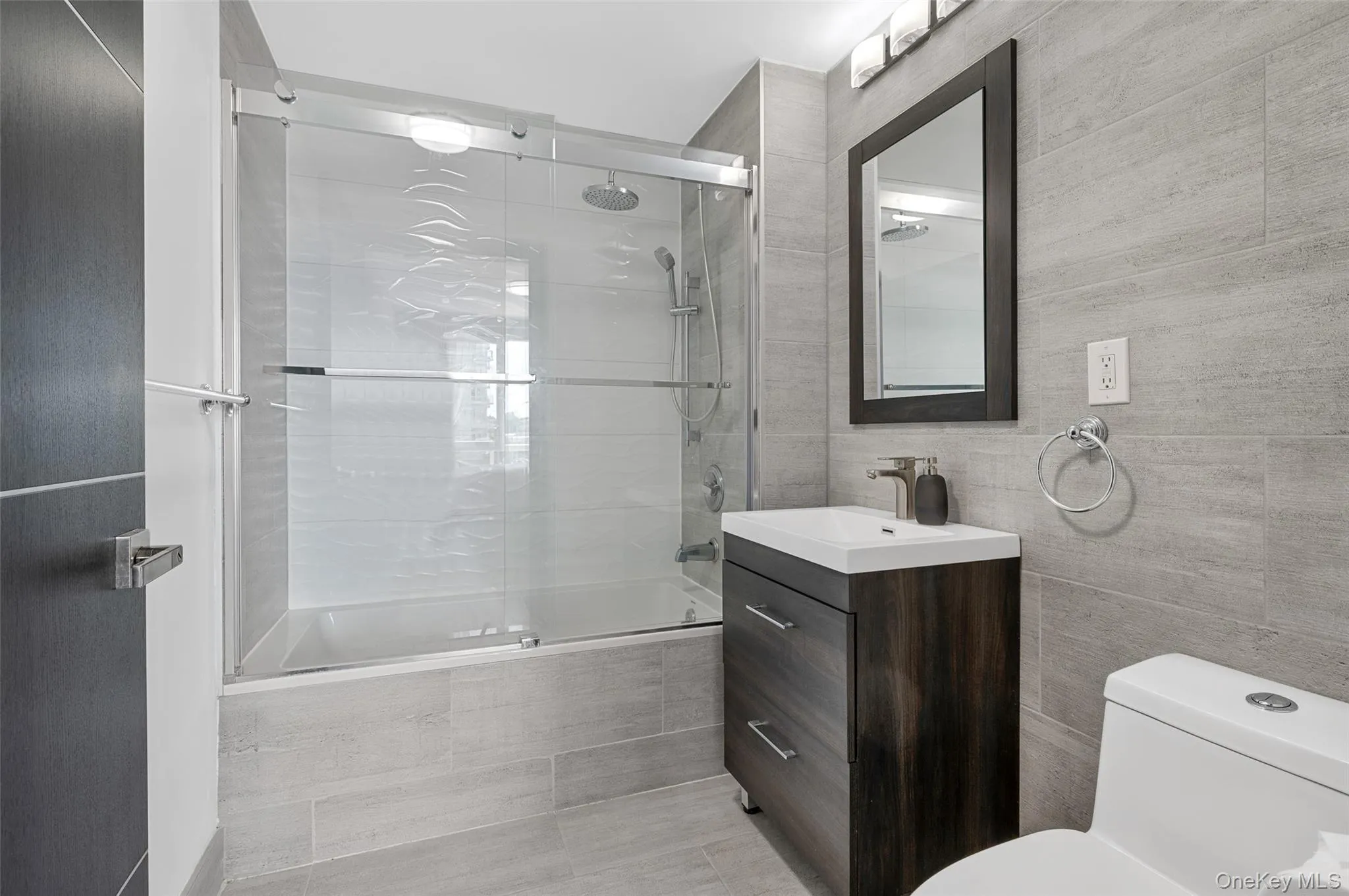 7009 45th Avenue, New York, NY, 2 Bedrooms Bedrooms, 5 Rooms Rooms,2 BathroomsBathrooms,Residential,For Rent,45th,0,1012645 7009 45th Avenue, New York, NY, 2 Bedrooms Bedrooms, 5 Rooms Rooms,2 BathroomsBathrooms,Residential,For Rent,45th,0,1012645