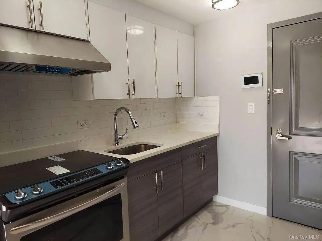 7009 45th Avenue, New York, NY, 2 Bedrooms Bedrooms, 5 Rooms Rooms,2 BathroomsBathrooms,Residential,For Rent,45th,0,1012645 7009 45th Avenue, New York, NY, 2 Bedrooms Bedrooms, 5 Rooms Rooms,2 BathroomsBathrooms,Residential,For Rent,45th,0,1012645
