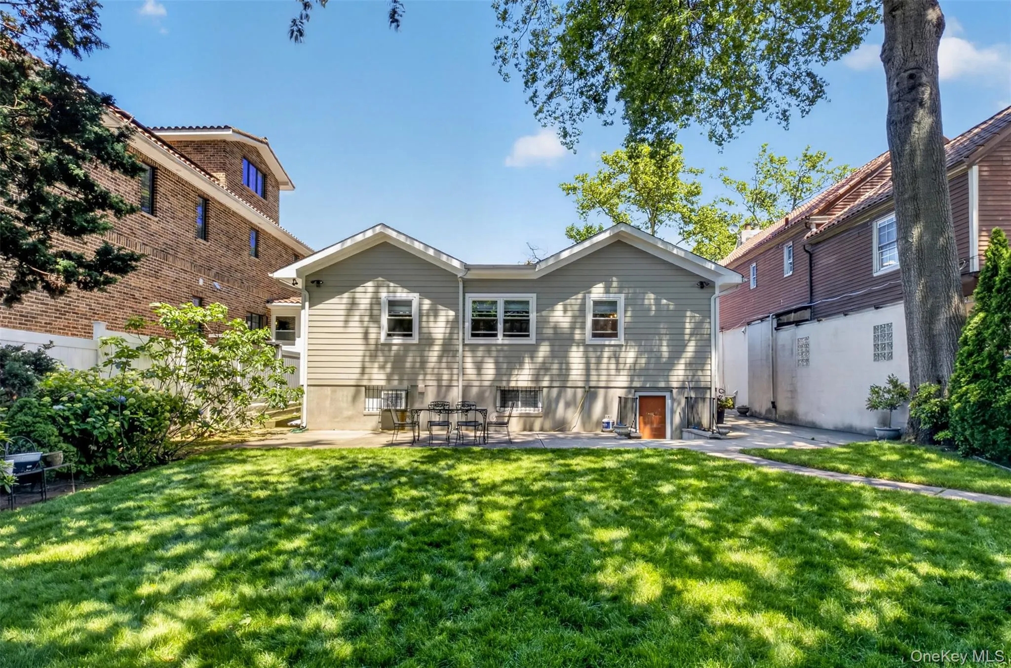 146-24 Bayside Avenue, New York, NY, 4 Bedrooms Bedrooms, 8 Rooms Rooms,3 BathroomsBathrooms,Residential,For Rent,Bayside,0,1012654 146-24 Bayside Avenue, New York, NY, 4 Bedrooms Bedrooms, 8 Rooms Rooms,3 BathroomsBathrooms,Residential,For Rent,Bayside,0,1012654