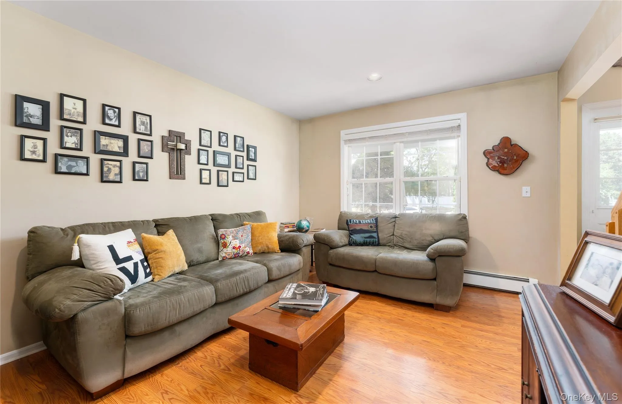 4 Redbud Court, Brookhaven, NY, 4 Bedrooms Bedrooms, 3 Rooms Rooms,3 BathroomsBathrooms,Residential,For Rent,Redbud,0,1012656 4 Redbud Court, Brookhaven, NY, 4 Bedrooms Bedrooms, 3 Rooms Rooms,3 BathroomsBathrooms,Residential,For Rent,Redbud,0,1012656