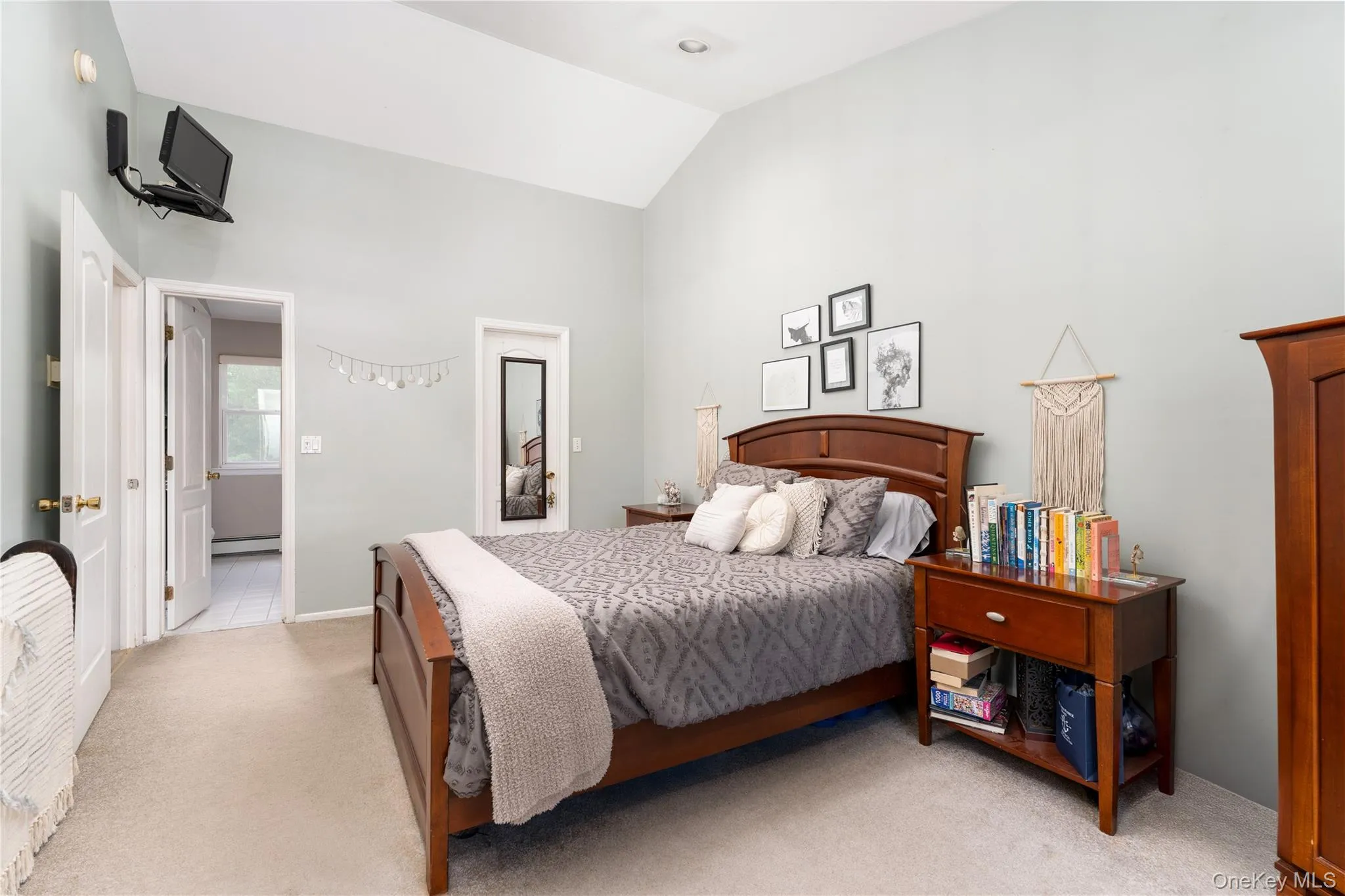 "king size" primary suite "king size" primary suite