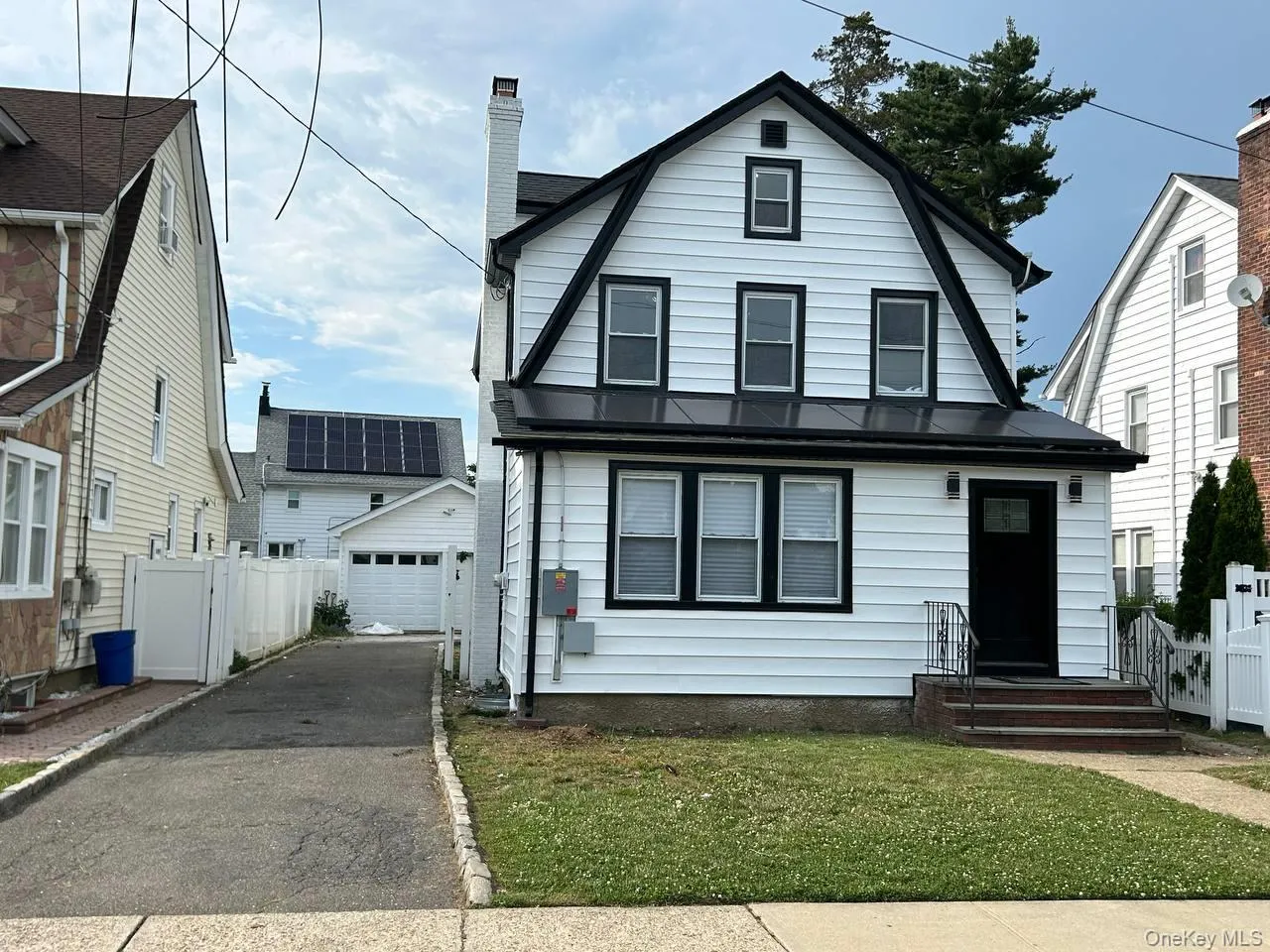 109 Leverich Street, Hempstead, NY, 4 Bedrooms Bedrooms, 11 Rooms Rooms,3 BathroomsBathrooms,Residential,For Rent,Leverich,0,1012666 109 Leverich Street, Hempstead, NY, 4 Bedrooms Bedrooms, 11 Rooms Rooms,3 BathroomsBathrooms,Residential,For Rent,Leverich,0,1012666