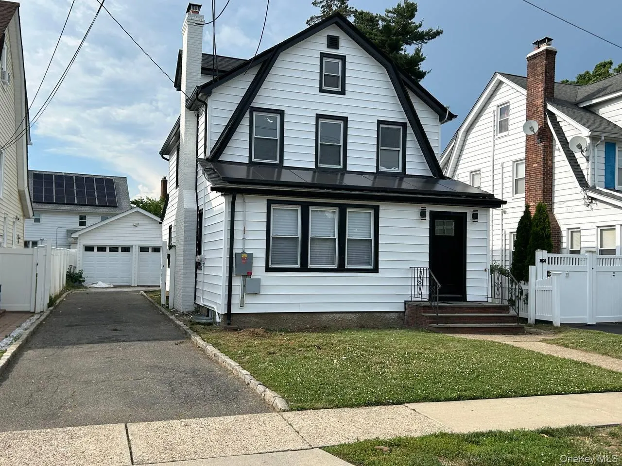 109 Leverich Street, Hempstead, NY, 4 Bedrooms Bedrooms, 11 Rooms Rooms,3 BathroomsBathrooms,Residential,For Rent,Leverich,0,1012666 109 Leverich Street, Hempstead, NY, 4 Bedrooms Bedrooms, 11 Rooms Rooms,3 BathroomsBathrooms,Residential,For Rent,Leverich,0,1012666