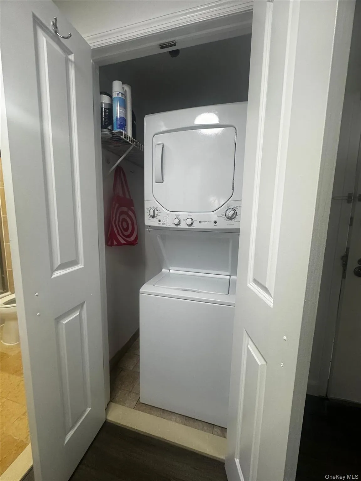 1490 Outlook Avenue, New York, NY, 1 Bedroom Bedrooms, 3 Rooms Rooms,1 BathroomBathrooms,Residential Lease,For Rent,Outlook,0,1012670 1490 Outlook Avenue, New York, NY, 1 Bedroom Bedrooms, 3 Rooms Rooms,1 BathroomBathrooms,Residential Lease,For Rent,Outlook,0,1012670