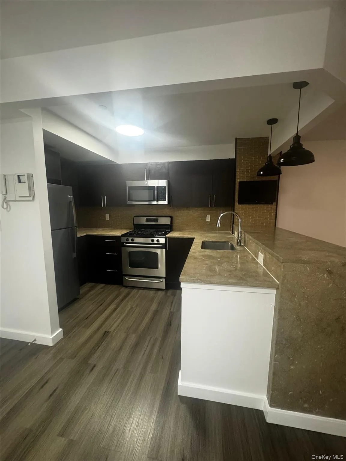 1490 Outlook Avenue, New York, NY, 1 Bedroom Bedrooms, 3 Rooms Rooms,1 BathroomBathrooms,Residential Lease,For Rent,Outlook,0,1012670 1490 Outlook Avenue, New York, NY, 1 Bedroom Bedrooms, 3 Rooms Rooms,1 BathroomBathrooms,Residential Lease,For Rent,Outlook,0,1012670