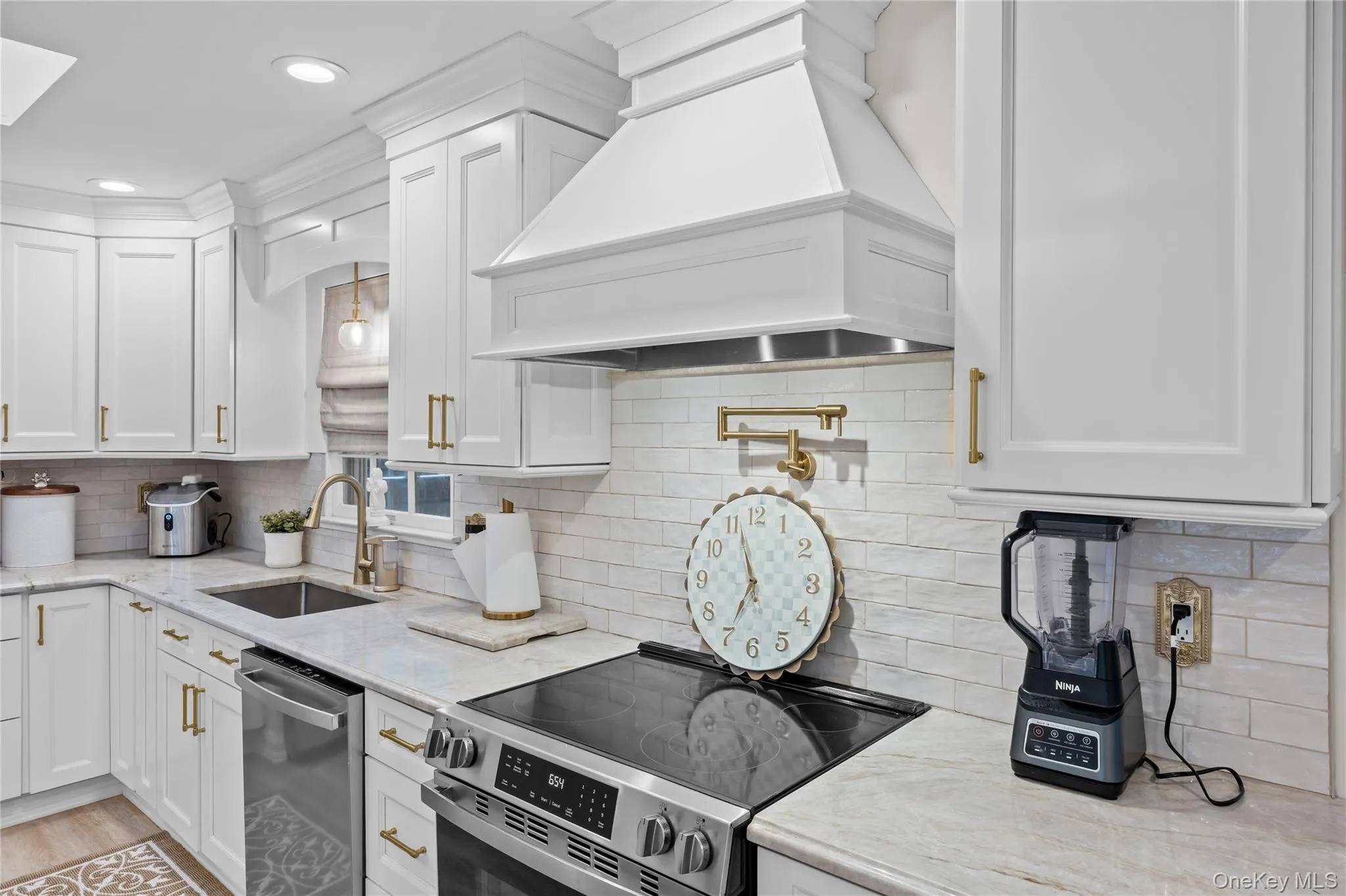 30 Marbeth Circle, Brookhaven, NY, 3 Bedrooms Bedrooms, 6 Rooms Rooms,2 BathroomsBathrooms,Residential,For Rent,Marbeth,0,1012676 30 Marbeth Circle, Brookhaven, NY, 3 Bedrooms Bedrooms, 6 Rooms Rooms,2 BathroomsBathrooms,Residential,For Rent,Marbeth,0,1012676