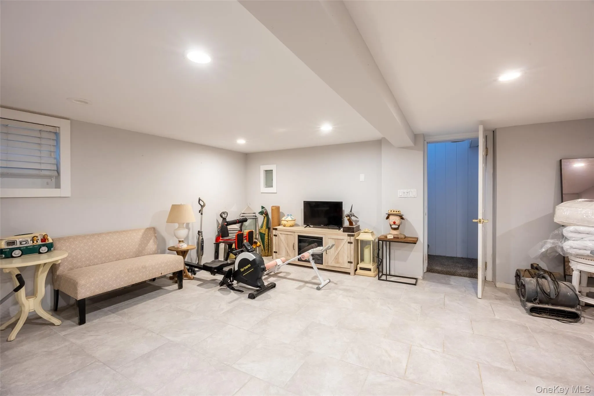 30 Marbeth Circle, Brookhaven, NY, 3 Bedrooms Bedrooms, 6 Rooms Rooms,2 BathroomsBathrooms,Residential,For Rent,Marbeth,0,1012676 30 Marbeth Circle, Brookhaven, NY, 3 Bedrooms Bedrooms, 6 Rooms Rooms,2 BathroomsBathrooms,Residential,For Rent,Marbeth,0,1012676