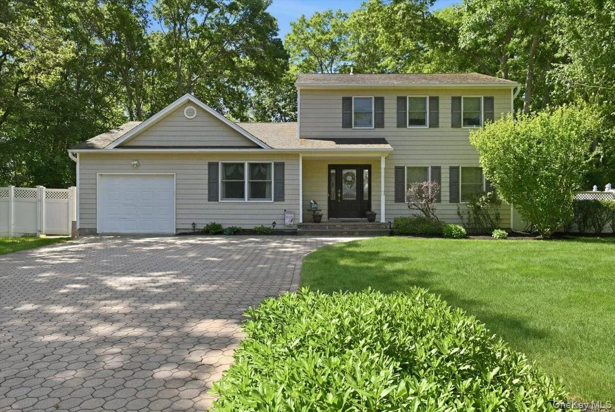 32 Scenic Hills Drive, Brookhaven, NY, 3 Bedrooms Bedrooms, 7 Rooms Rooms,1 BathroomBathrooms,Residential,For Rent,Scenic Hills,0,1012677 32 Scenic Hills Drive, Brookhaven, NY, 3 Bedrooms Bedrooms, 7 Rooms Rooms,1 BathroomBathrooms,Residential,For Rent,Scenic Hills,0,1012677