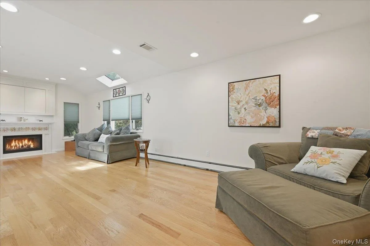 32 Scenic Hills Drive, Brookhaven, NY, 3 Bedrooms Bedrooms, 7 Rooms Rooms,1 BathroomBathrooms,Residential,For Rent,Scenic Hills,0,1012677 32 Scenic Hills Drive, Brookhaven, NY, 3 Bedrooms Bedrooms, 7 Rooms Rooms,1 BathroomBathrooms,Residential,For Rent,Scenic Hills,0,1012677