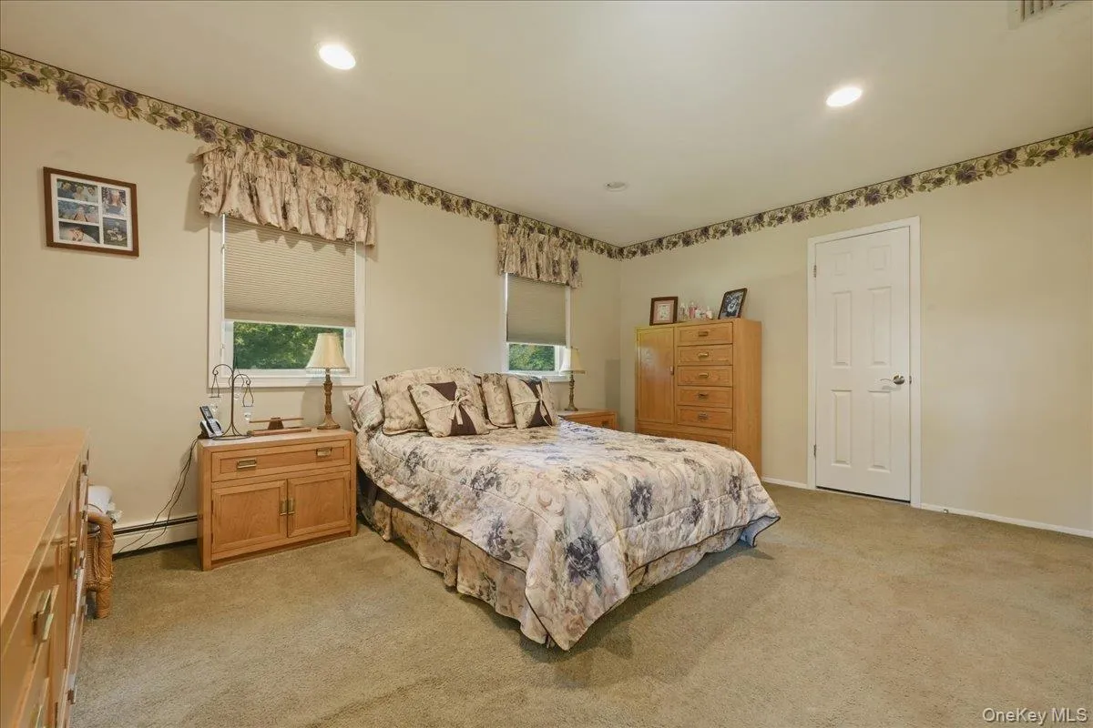 32 Scenic Hills Drive, Brookhaven, NY, 3 Bedrooms Bedrooms, 7 Rooms Rooms,1 BathroomBathrooms,Residential,For Rent,Scenic Hills,0,1012677 32 Scenic Hills Drive, Brookhaven, NY, 3 Bedrooms Bedrooms, 7 Rooms Rooms,1 BathroomBathrooms,Residential,For Rent,Scenic Hills,0,1012677