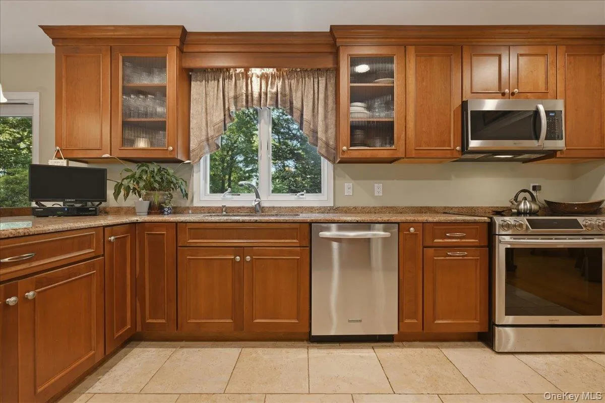 32 Scenic Hills Drive, Brookhaven, NY, 3 Bedrooms Bedrooms, 7 Rooms Rooms,1 BathroomBathrooms,Residential,For Rent,Scenic Hills,0,1012677 32 Scenic Hills Drive, Brookhaven, NY, 3 Bedrooms Bedrooms, 7 Rooms Rooms,1 BathroomBathrooms,Residential,For Rent,Scenic Hills,0,1012677