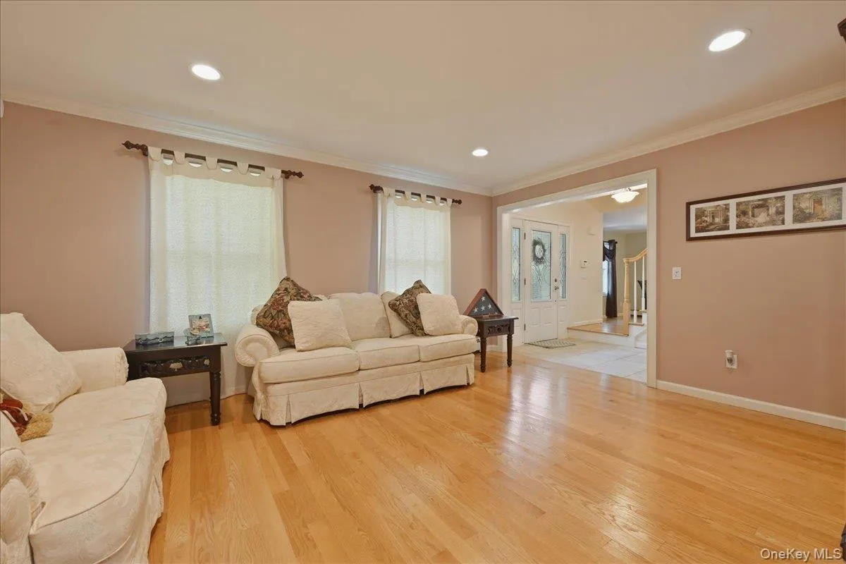 32 Scenic Hills Drive, Brookhaven, NY, 3 Bedrooms Bedrooms, 7 Rooms Rooms,1 BathroomBathrooms,Residential,For Rent,Scenic Hills,0,1012677 32 Scenic Hills Drive, Brookhaven, NY, 3 Bedrooms Bedrooms, 7 Rooms Rooms,1 BathroomBathrooms,Residential,For Rent,Scenic Hills,0,1012677