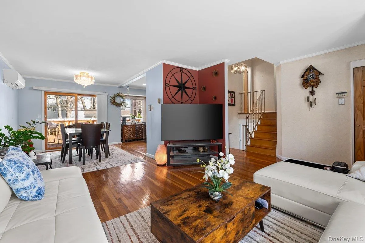 20 Pickwick Drive, Oyster Bay, NY, 3 Bedrooms Bedrooms, 7 Rooms Rooms,2 BathroomsBathrooms,Residential Lease,For Rent,Pickwick,0,1012681 20 Pickwick Drive, Oyster Bay, NY, 3 Bedrooms Bedrooms, 7 Rooms Rooms,2 BathroomsBathrooms,Residential Lease,For Rent,Pickwick,0,1012681