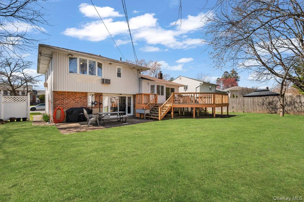 20 Pickwick Drive, Oyster Bay, NY, 3 Bedrooms Bedrooms, 7 Rooms Rooms,2 BathroomsBathrooms,Residential Lease,For Rent,Pickwick,0,1012681 20 Pickwick Drive, Oyster Bay, NY, 3 Bedrooms Bedrooms, 7 Rooms Rooms,2 BathroomsBathrooms,Residential Lease,For Rent,Pickwick,0,1012681