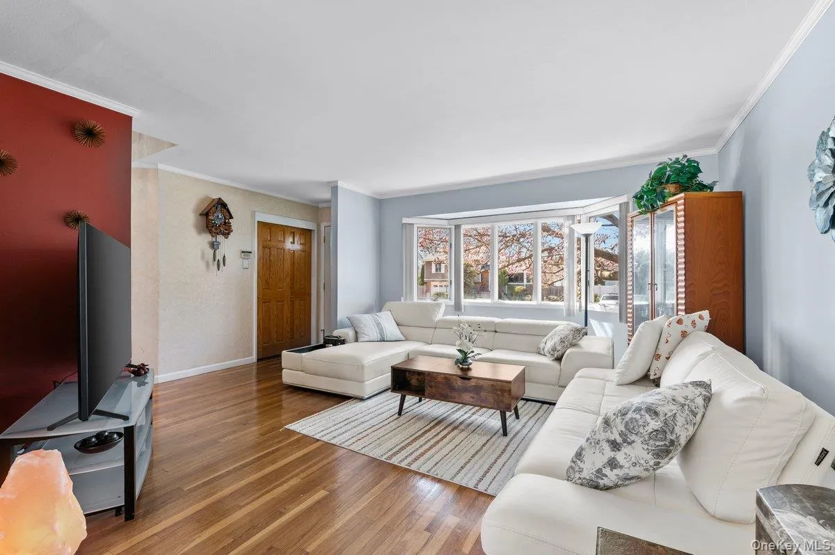 20 Pickwick Drive, Oyster Bay, NY, 3 Bedrooms Bedrooms, 7 Rooms Rooms,2 BathroomsBathrooms,Residential Lease,For Rent,Pickwick,0,1012681 20 Pickwick Drive, Oyster Bay, NY, 3 Bedrooms Bedrooms, 7 Rooms Rooms,2 BathroomsBathrooms,Residential Lease,For Rent,Pickwick,0,1012681