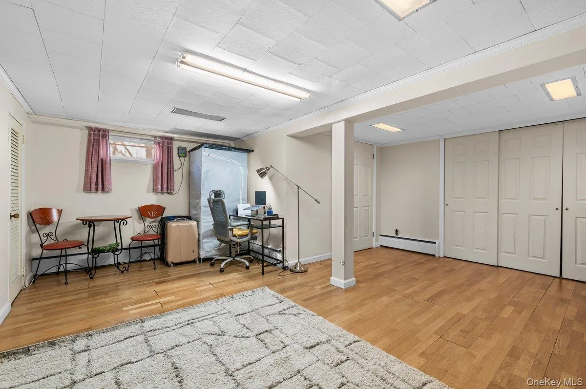 20 Pickwick Drive, Oyster Bay, NY, 3 Bedrooms Bedrooms, 7 Rooms Rooms,2 BathroomsBathrooms,Residential Lease,For Rent,Pickwick,0,1012681 20 Pickwick Drive, Oyster Bay, NY, 3 Bedrooms Bedrooms, 7 Rooms Rooms,2 BathroomsBathrooms,Residential Lease,For Rent,Pickwick,0,1012681