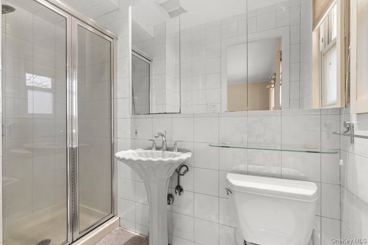20 Pickwick Drive, Oyster Bay, NY, 3 Bedrooms Bedrooms, 7 Rooms Rooms,2 BathroomsBathrooms,Residential Lease,For Rent,Pickwick,0,1012681 20 Pickwick Drive, Oyster Bay, NY, 3 Bedrooms Bedrooms, 7 Rooms Rooms,2 BathroomsBathrooms,Residential Lease,For Rent,Pickwick,0,1012681