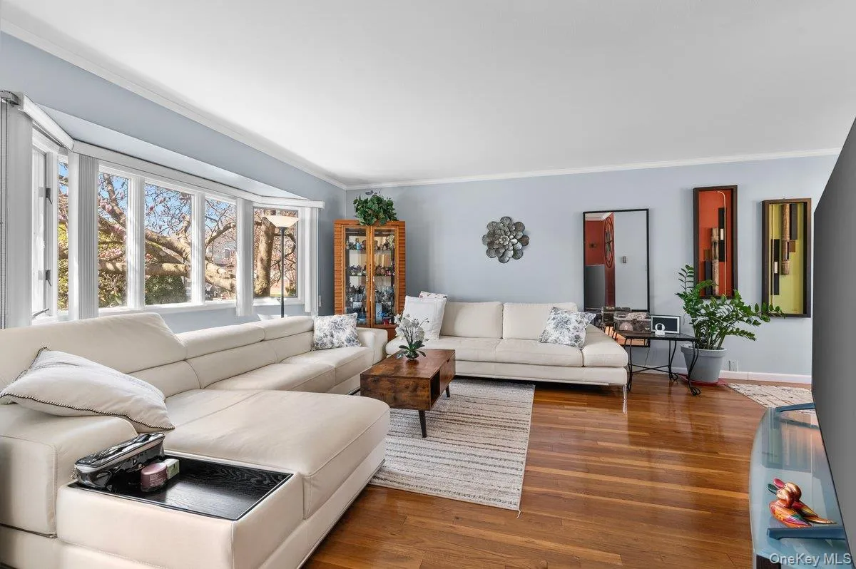 20 Pickwick Drive, Oyster Bay, NY, 3 Bedrooms Bedrooms, 7 Rooms Rooms,2 BathroomsBathrooms,Residential Lease,For Rent,Pickwick,0,1012681 20 Pickwick Drive, Oyster Bay, NY, 3 Bedrooms Bedrooms, 7 Rooms Rooms,2 BathroomsBathrooms,Residential Lease,For Rent,Pickwick,0,1012681