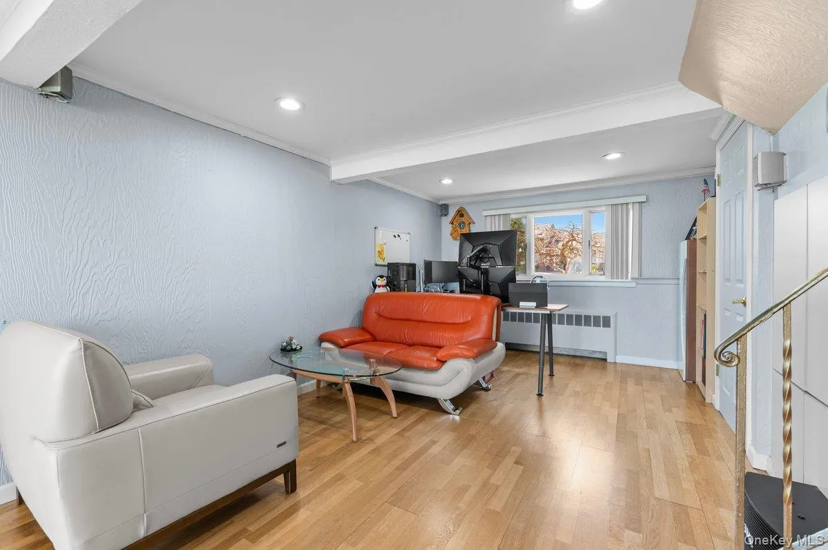 20 Pickwick Drive, Oyster Bay, NY, 3 Bedrooms Bedrooms, 7 Rooms Rooms,2 BathroomsBathrooms,Residential Lease,For Rent,Pickwick,0,1012681 20 Pickwick Drive, Oyster Bay, NY, 3 Bedrooms Bedrooms, 7 Rooms Rooms,2 BathroomsBathrooms,Residential Lease,For Rent,Pickwick,0,1012681