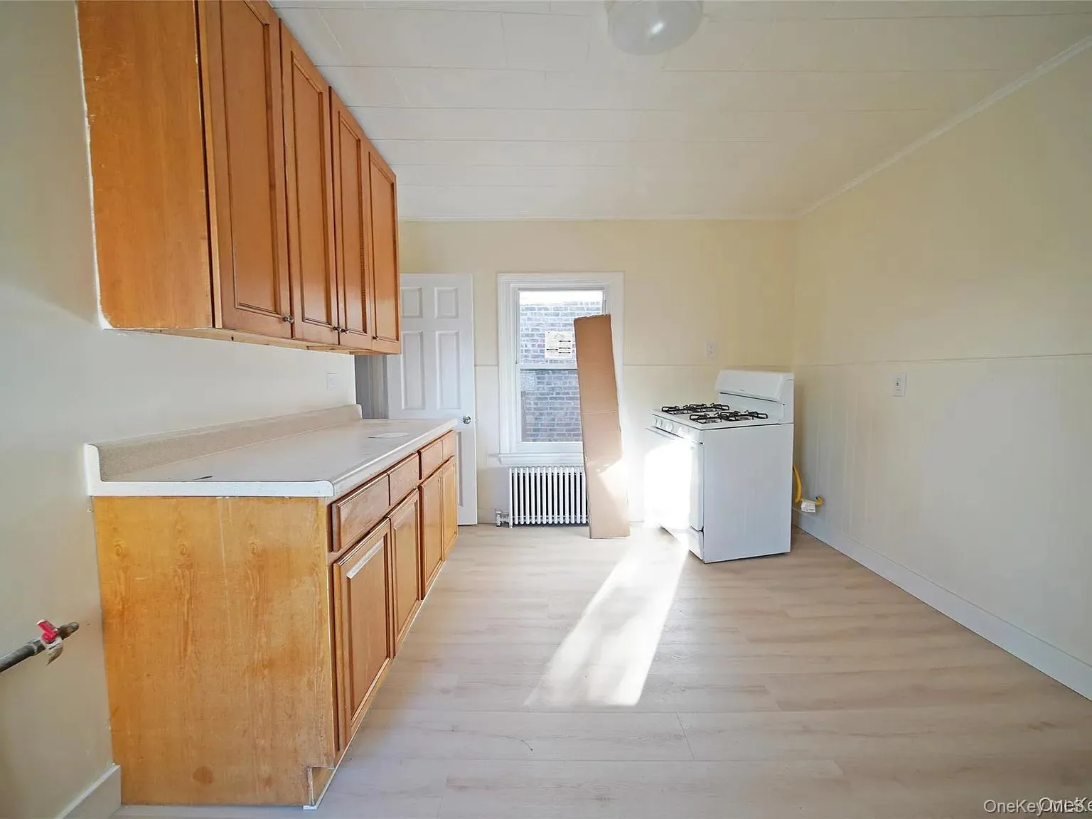 45 Linden Street, Yonkers, NY, 2 Bedrooms Bedrooms, 5 Rooms Rooms,1 BathroomBathrooms,Residential Lease,For Rent,Linden,0,1012687 45 Linden Street, Yonkers, NY, 2 Bedrooms Bedrooms, 5 Rooms Rooms,1 BathroomBathrooms,Residential Lease,For Rent,Linden,0,1012687