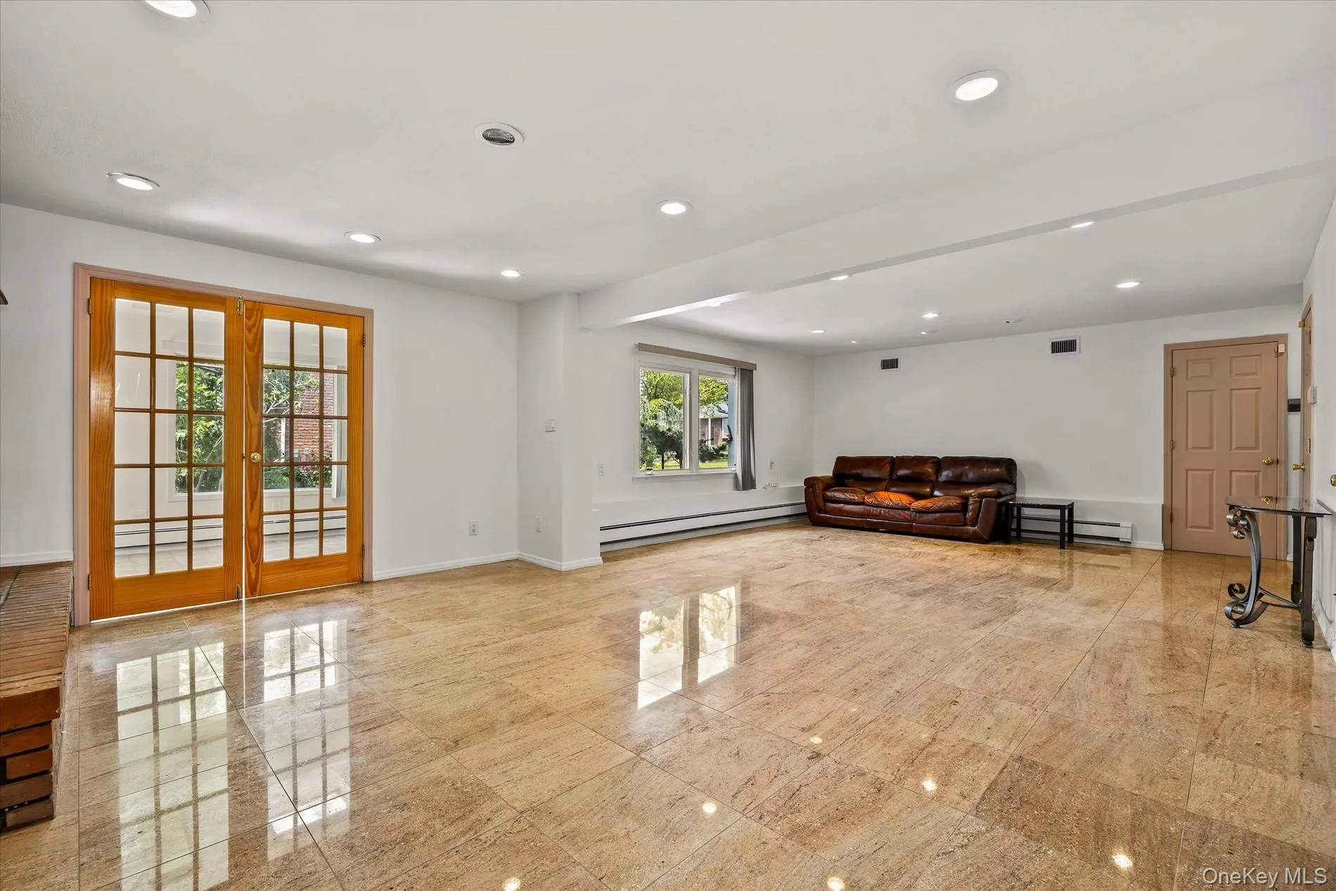 228 Robby Lane, North Hempstead, NY, 4 Bedrooms Bedrooms, 9 Rooms Rooms,3 BathroomsBathrooms,Residential,For Rent,Robby,0,1012692 228 Robby Lane, North Hempstead, NY, 4 Bedrooms Bedrooms, 9 Rooms Rooms,3 BathroomsBathrooms,Residential,For Rent,Robby,0,1012692