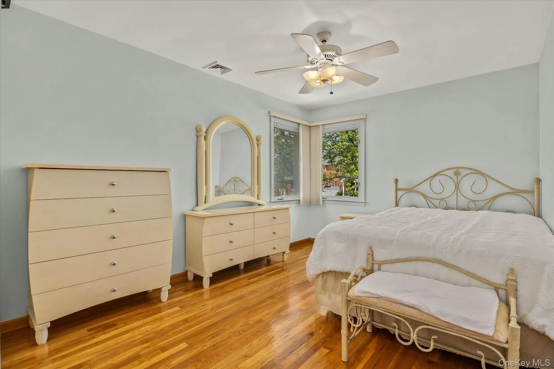 228 Robby Lane, North Hempstead, NY, 4 Bedrooms Bedrooms, 9 Rooms Rooms,3 BathroomsBathrooms,Residential,For Rent,Robby,0,1012692 228 Robby Lane, North Hempstead, NY, 4 Bedrooms Bedrooms, 9 Rooms Rooms,3 BathroomsBathrooms,Residential,For Rent,Robby,0,1012692