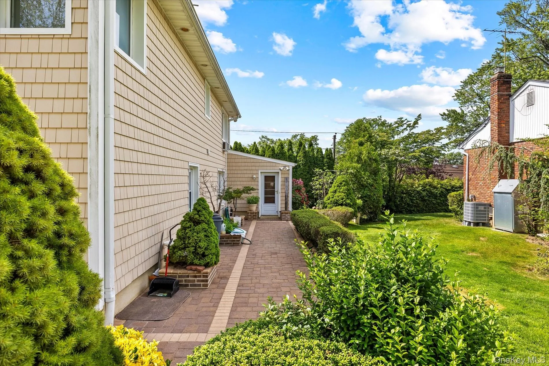 228 Robby Lane, North Hempstead, NY, 4 Bedrooms Bedrooms, 9 Rooms Rooms,3 BathroomsBathrooms,Residential,For Rent,Robby,0,1012692 228 Robby Lane, North Hempstead, NY, 4 Bedrooms Bedrooms, 9 Rooms Rooms,3 BathroomsBathrooms,Residential,For Rent,Robby,0,1012692