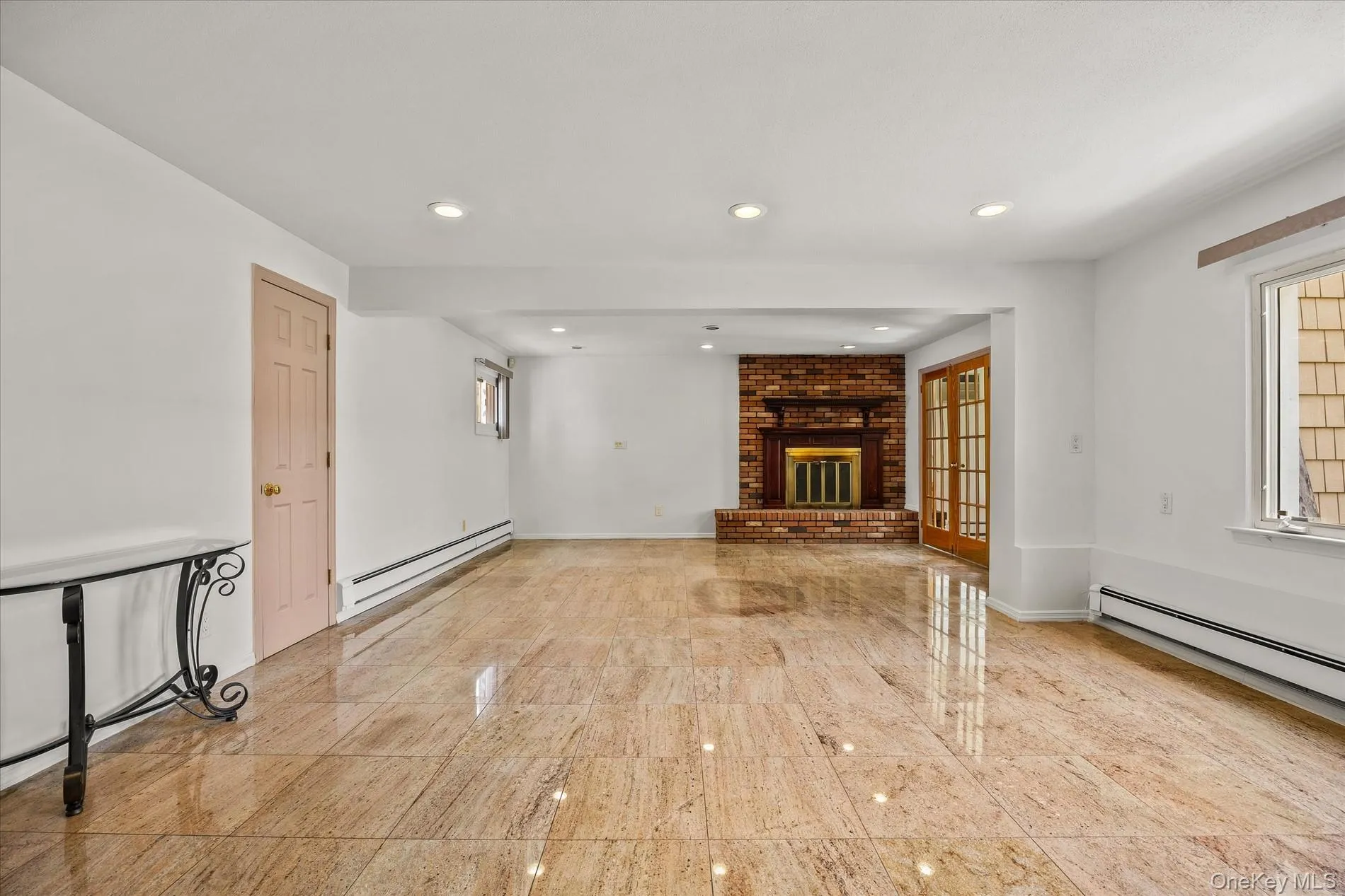 228 Robby Lane, North Hempstead, NY, 4 Bedrooms Bedrooms, 9 Rooms Rooms,3 BathroomsBathrooms,Residential,For Rent,Robby,0,1012692 228 Robby Lane, North Hempstead, NY, 4 Bedrooms Bedrooms, 9 Rooms Rooms,3 BathroomsBathrooms,Residential,For Rent,Robby,0,1012692