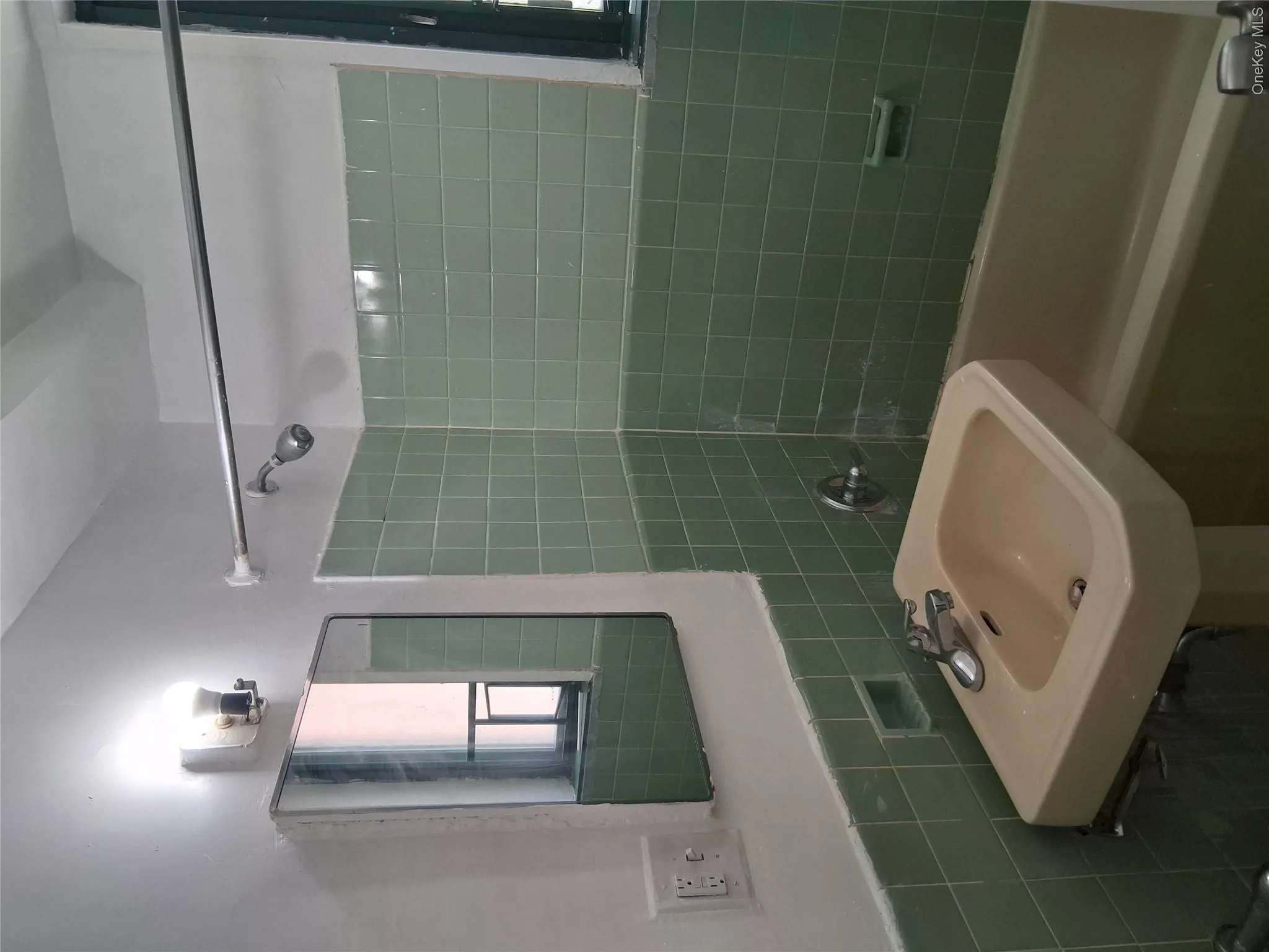 1575 Odell Street, New York, NY, 1 Bedroom Bedrooms, 3 Rooms Rooms,1 BathroomBathrooms,Residential,For Rent,Odell,0,1012694 1575 Odell Street, New York, NY, 1 Bedroom Bedrooms, 3 Rooms Rooms,1 BathroomBathrooms,Residential,For Rent,Odell,0,1012694