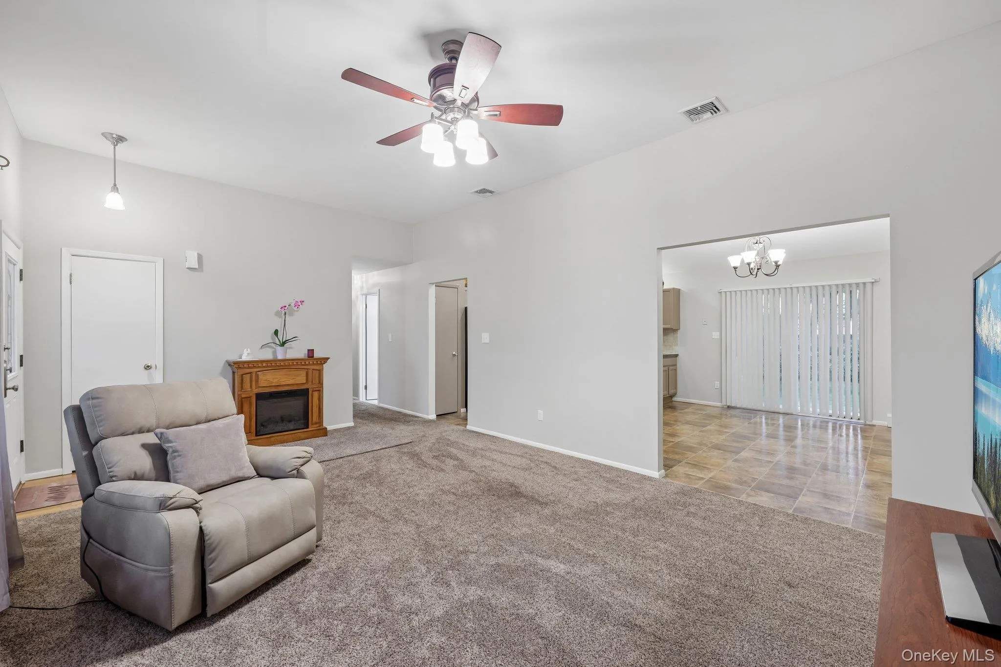 42 Apex Drive, Brookhaven, NY, 3 Bedrooms Bedrooms, 6 Rooms Rooms,2 BathroomsBathrooms,Residential,For Rent,Apex,0,1012698 42 Apex Drive, Brookhaven, NY, 3 Bedrooms Bedrooms, 6 Rooms Rooms,2 BathroomsBathrooms,Residential,For Rent,Apex,0,1012698