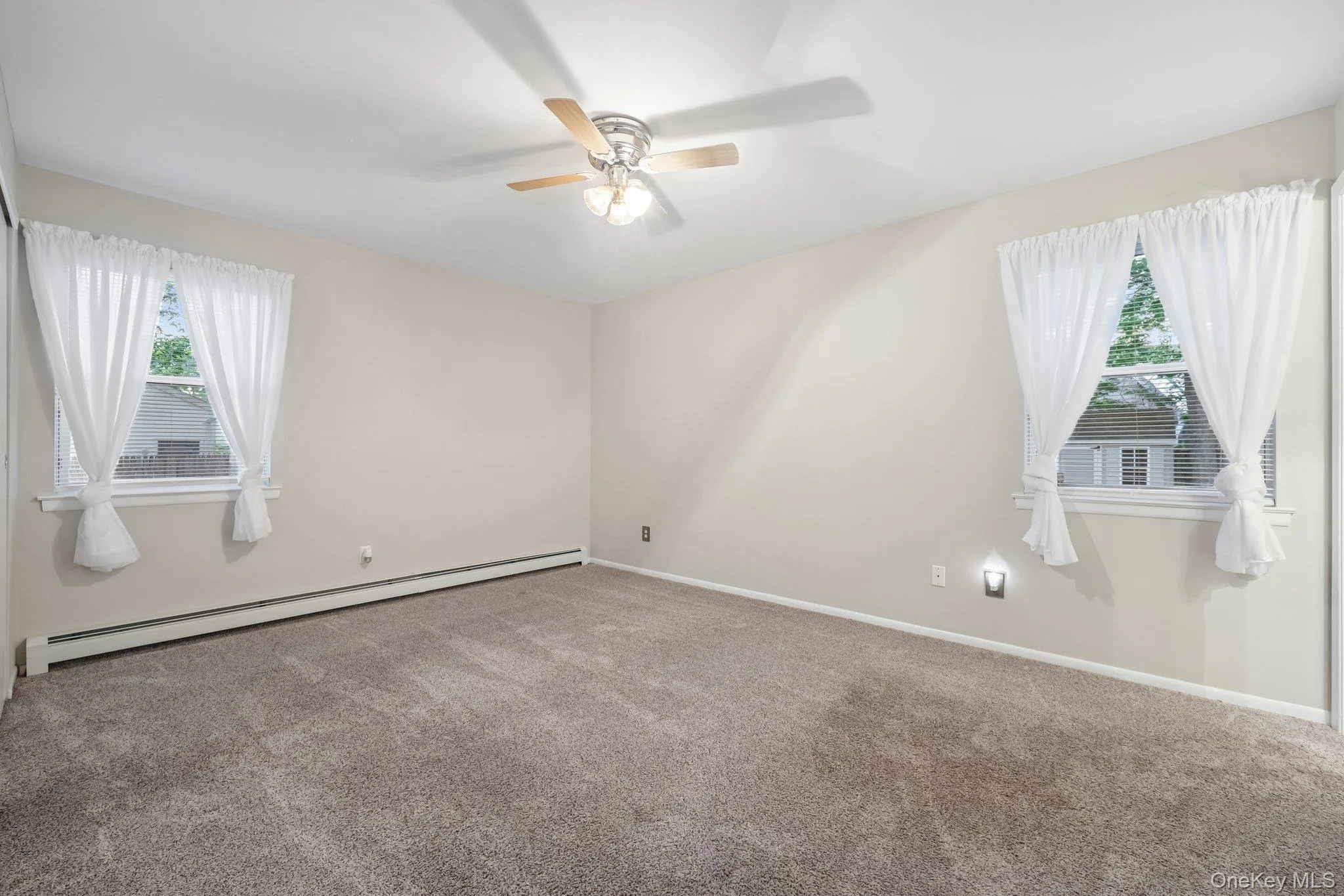 42 Apex Drive, Brookhaven, NY, 3 Bedrooms Bedrooms, 6 Rooms Rooms,2 BathroomsBathrooms,Residential,For Rent,Apex,0,1012698 42 Apex Drive, Brookhaven, NY, 3 Bedrooms Bedrooms, 6 Rooms Rooms,2 BathroomsBathrooms,Residential,For Rent,Apex,0,1012698
