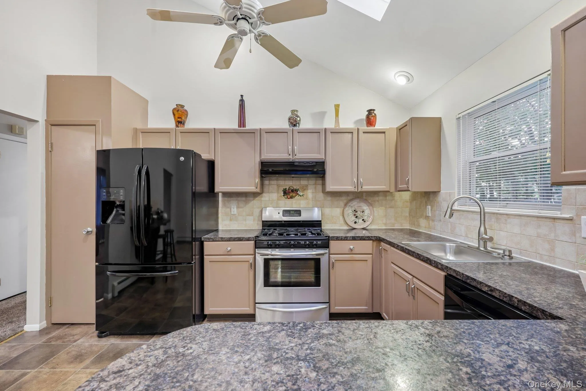 42 Apex Drive, Brookhaven, NY, 3 Bedrooms Bedrooms, 6 Rooms Rooms,2 BathroomsBathrooms,Residential,For Rent,Apex,0,1012698 42 Apex Drive, Brookhaven, NY, 3 Bedrooms Bedrooms, 6 Rooms Rooms,2 BathroomsBathrooms,Residential,For Rent,Apex,0,1012698