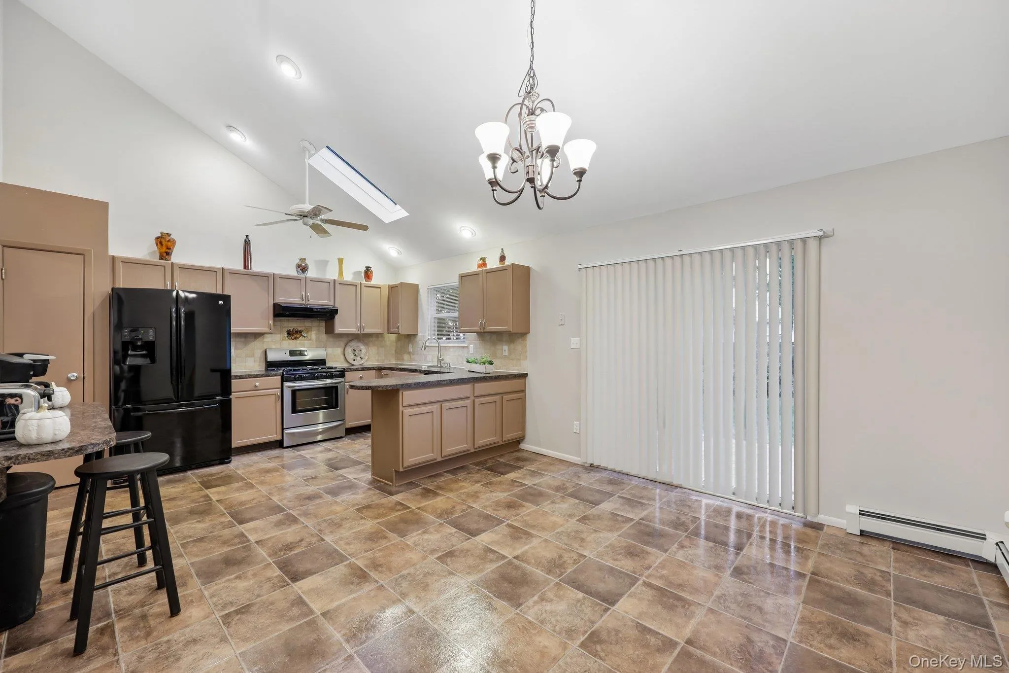 42 Apex Drive, Brookhaven, NY, 3 Bedrooms Bedrooms, 6 Rooms Rooms,2 BathroomsBathrooms,Residential,For Rent,Apex,0,1012698 42 Apex Drive, Brookhaven, NY, 3 Bedrooms Bedrooms, 6 Rooms Rooms,2 BathroomsBathrooms,Residential,For Rent,Apex,0,1012698