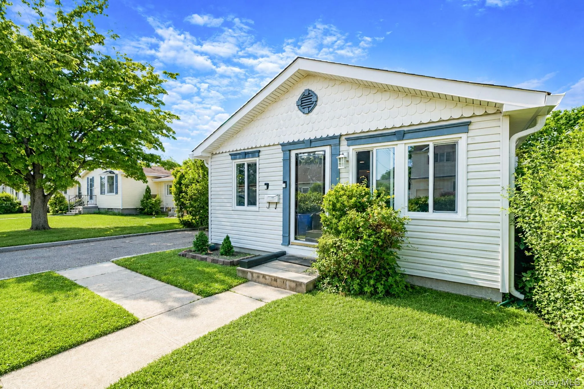 535 Outlook Avenue, West Babylon, NY, 3 Bedrooms Bedrooms, 5 Rooms Rooms,1 BathroomBathrooms,Residential,For Rent,Outlook,0,1012701 535 Outlook Avenue, West Babylon, NY, 3 Bedrooms Bedrooms, 5 Rooms Rooms,1 BathroomBathrooms,Residential,For Rent,Outlook,0,1012701