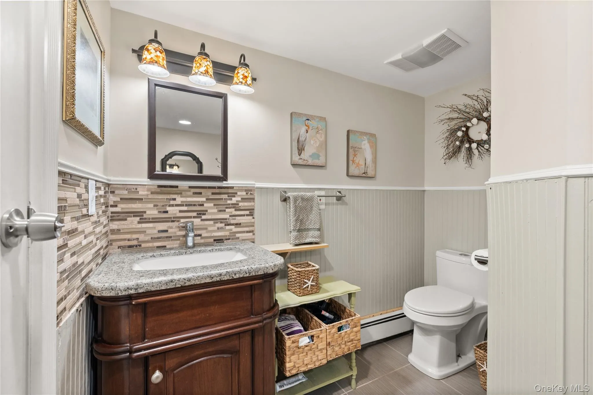 Upstairs Full Bath Upstairs Full Bath