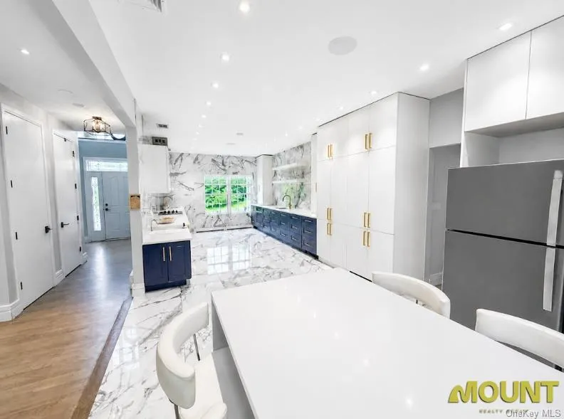 14 Apple Hill Drive, Woodbury, NY, 4 Bedrooms Bedrooms, 7 Rooms Rooms,3 BathroomsBathrooms,Residential,For Rent,Apple Hill,0,KEY1012714 14 Apple Hill Drive, Woodbury, NY, 4 Bedrooms Bedrooms, 7 Rooms Rooms,3 BathroomsBathrooms,Residential,For Rent,Apple Hill,0,KEY1012714