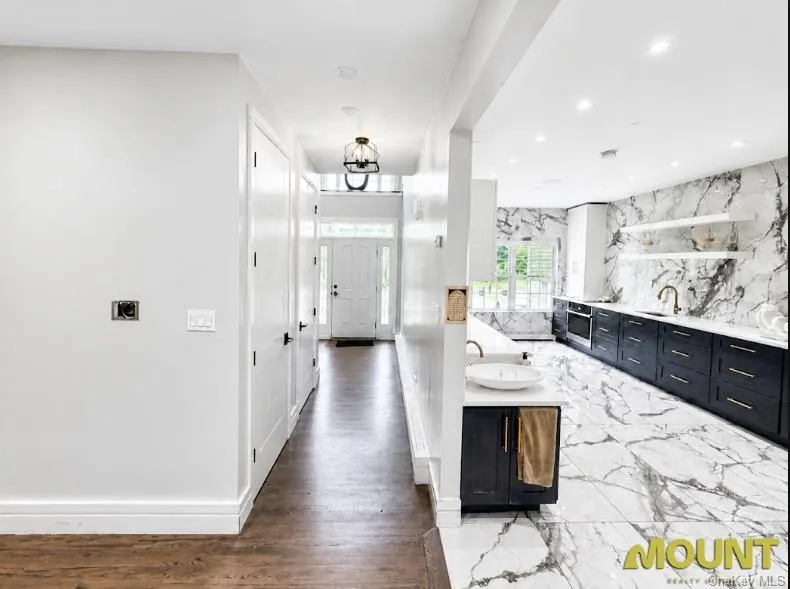 14 Apple Hill Drive, Woodbury, NY, 4 Bedrooms Bedrooms, 7 Rooms Rooms,3 BathroomsBathrooms,Residential,For Rent,Apple Hill,0,KEY1012714 14 Apple Hill Drive, Woodbury, NY, 4 Bedrooms Bedrooms, 7 Rooms Rooms,3 BathroomsBathrooms,Residential,For Rent,Apple Hill,0,KEY1012714