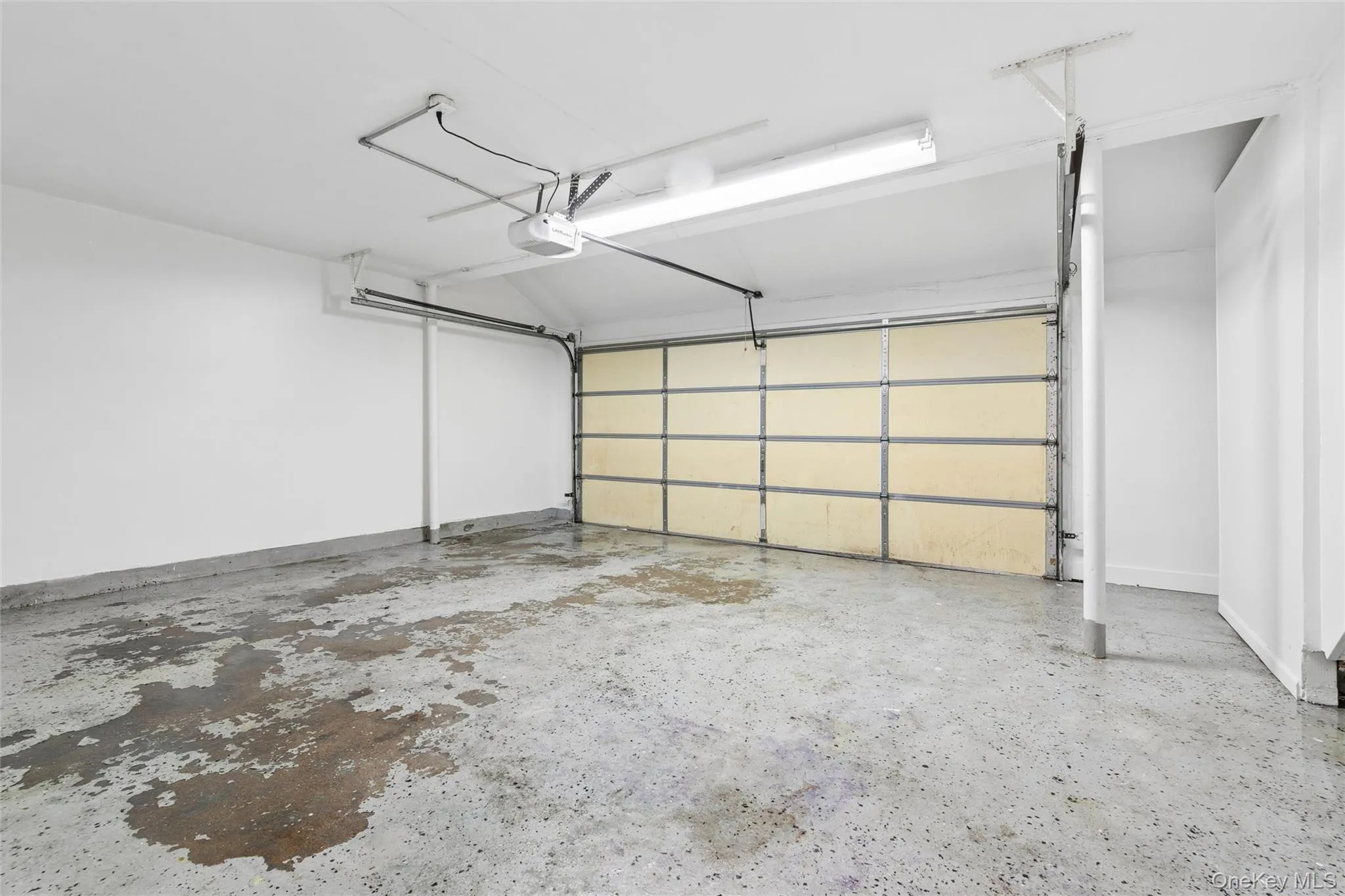 19 Nixon Street, Brookhaven, NY, 5 Bedrooms Bedrooms, 14 Rooms Rooms,3 BathroomsBathrooms,Residential,For Rent,Nixon,0,1012715 19 Nixon Street, Brookhaven, NY, 5 Bedrooms Bedrooms, 14 Rooms Rooms,3 BathroomsBathrooms,Residential,For Rent,Nixon,0,1012715