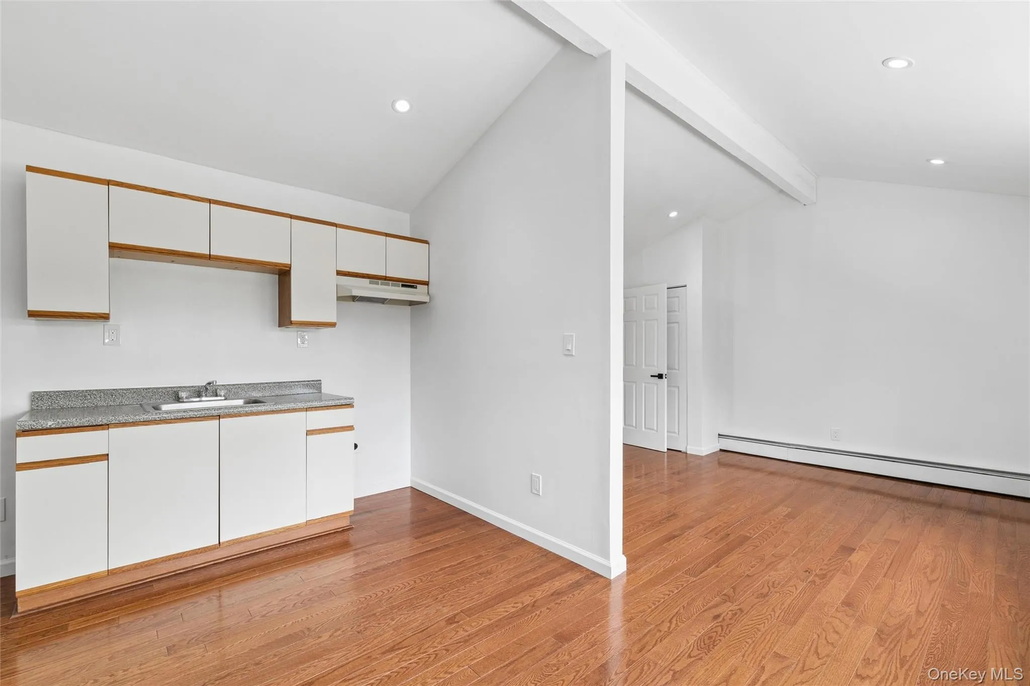 19 Nixon Street, Brookhaven, NY, 5 Bedrooms Bedrooms, 14 Rooms Rooms,3 BathroomsBathrooms,Residential,For Rent,Nixon,0,1012715 19 Nixon Street, Brookhaven, NY, 5 Bedrooms Bedrooms, 14 Rooms Rooms,3 BathroomsBathrooms,Residential,For Rent,Nixon,0,1012715