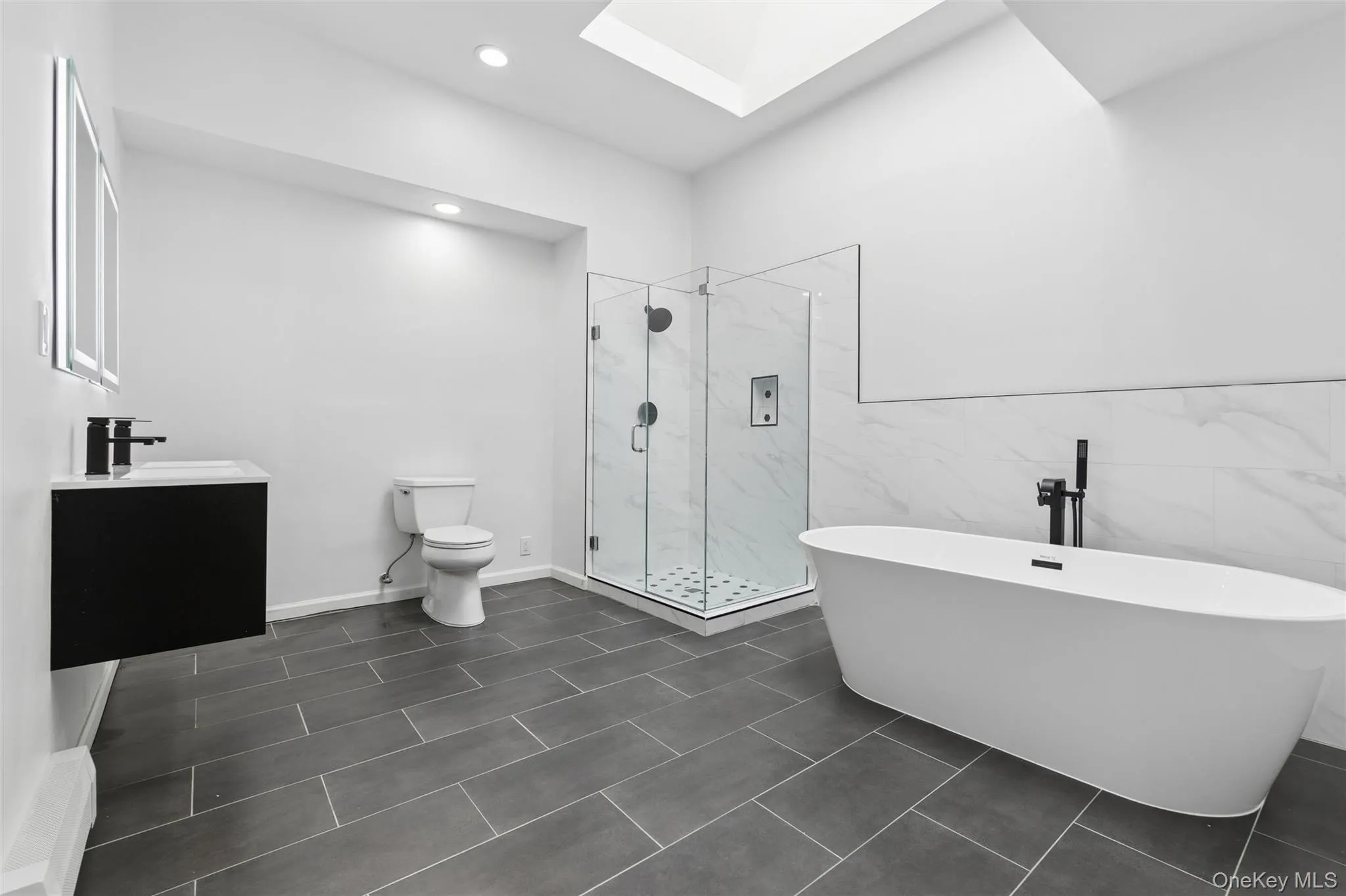 19 Nixon Street, Brookhaven, NY, 5 Bedrooms Bedrooms, 14 Rooms Rooms,3 BathroomsBathrooms,Residential,For Rent,Nixon,0,1012715 19 Nixon Street, Brookhaven, NY, 5 Bedrooms Bedrooms, 14 Rooms Rooms,3 BathroomsBathrooms,Residential,For Rent,Nixon,0,1012715