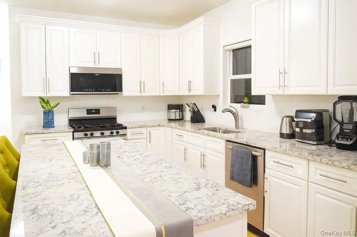 2 Winfield Davis Drive, Brookhaven, NY, 4 Bedrooms Bedrooms, 6 Rooms Rooms,2 BathroomsBathrooms,Residential,For Rent,Winfield Davis,0,1012718 2 Winfield Davis Drive, Brookhaven, NY, 4 Bedrooms Bedrooms, 6 Rooms Rooms,2 BathroomsBathrooms,Residential,For Rent,Winfield Davis,0,1012718