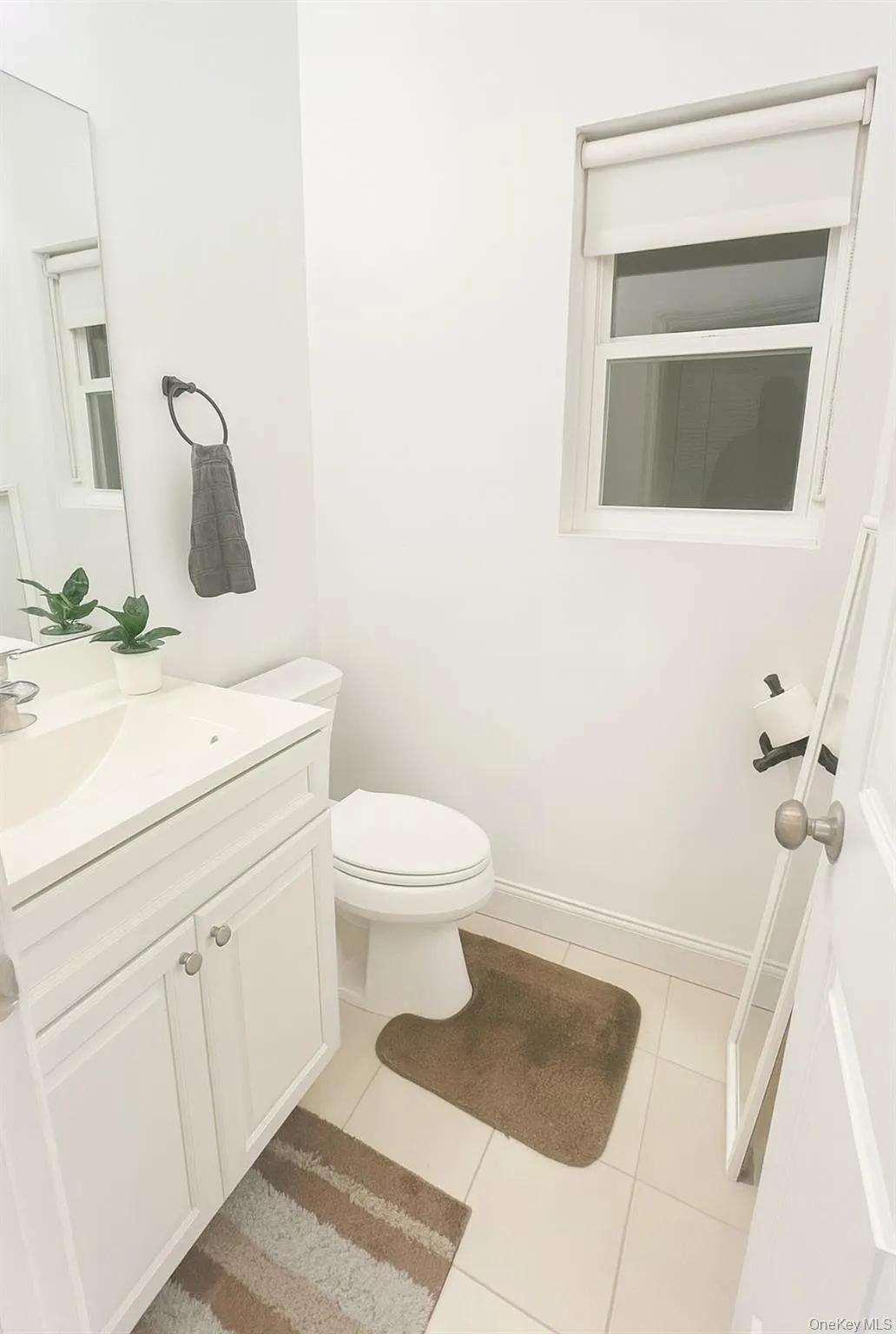 2 Winfield Davis Drive, Brookhaven, NY, 4 Bedrooms Bedrooms, 6 Rooms Rooms,2 BathroomsBathrooms,Residential,For Rent,Winfield Davis,0,1012718 2 Winfield Davis Drive, Brookhaven, NY, 4 Bedrooms Bedrooms, 6 Rooms Rooms,2 BathroomsBathrooms,Residential,For Rent,Winfield Davis,0,1012718