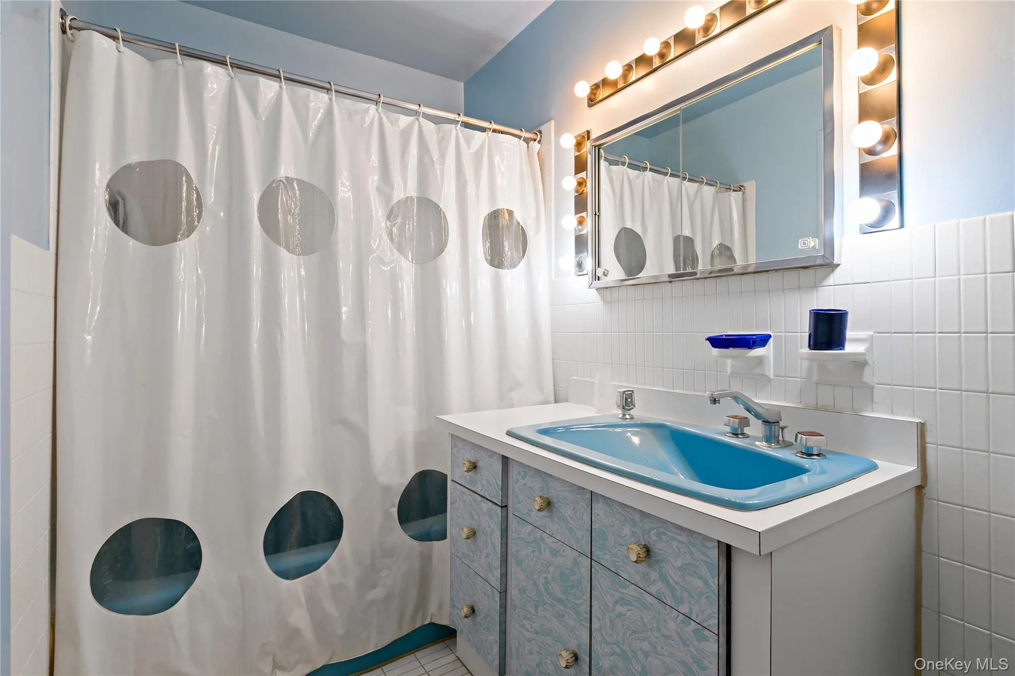 Hall Bath Hall Bath