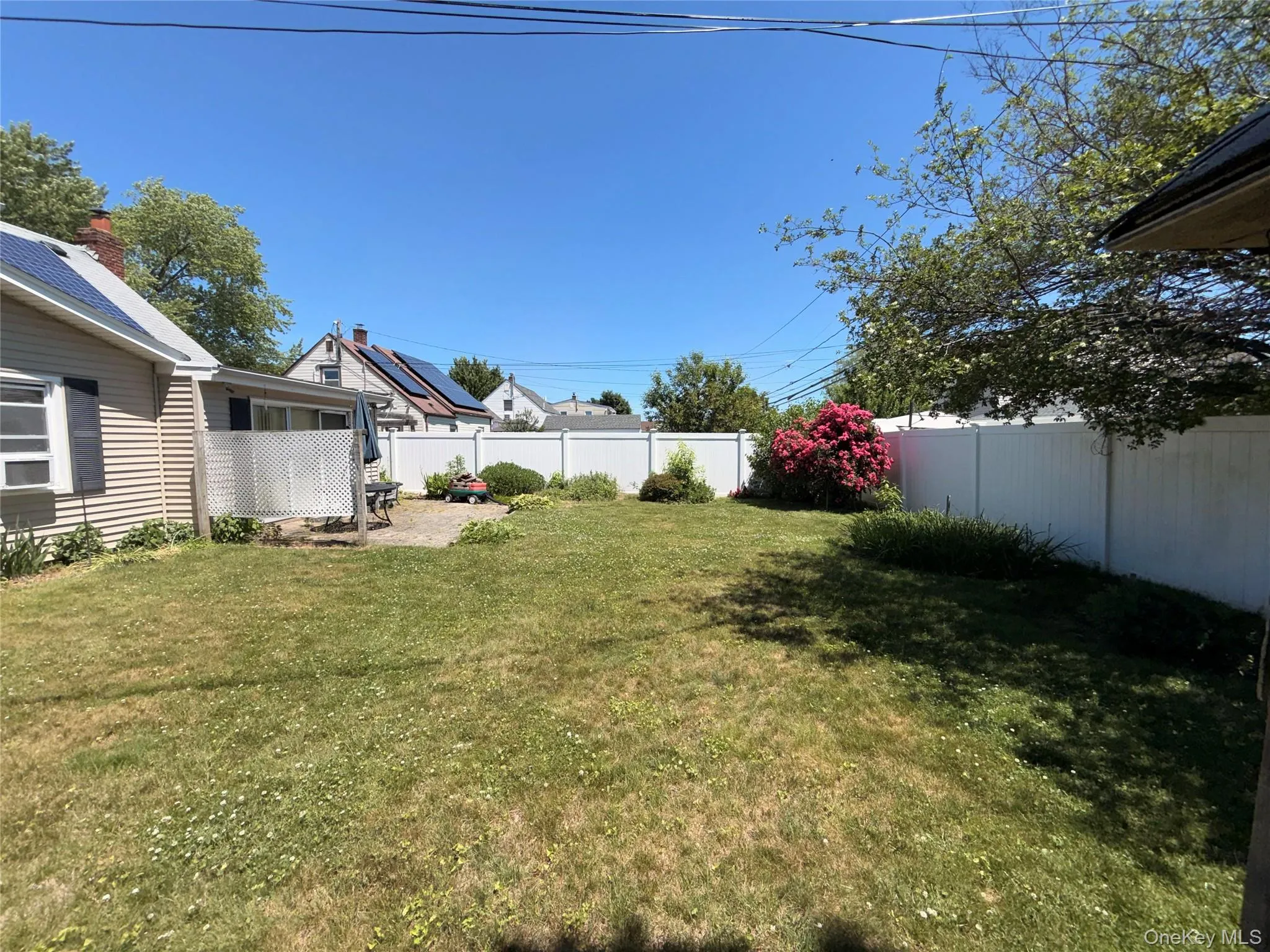 19 Surrey Lane, Hempstead, NY, 3 Bedrooms Bedrooms, 9 Rooms Rooms,2 BathroomsBathrooms,Residential,For Rent,Surrey,0,1012730 19 Surrey Lane, Hempstead, NY, 3 Bedrooms Bedrooms, 9 Rooms Rooms,2 BathroomsBathrooms,Residential,For Rent,Surrey,0,1012730